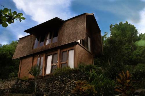 Villa Trevally