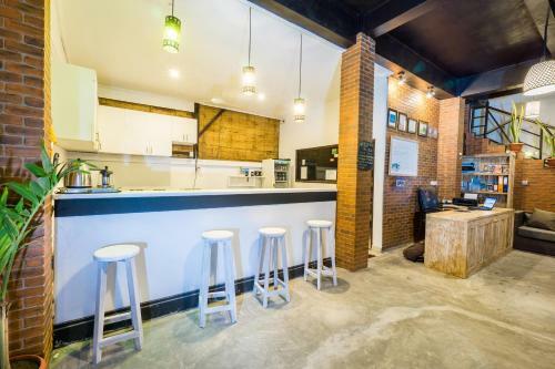 Nyuh Gading Home Stay