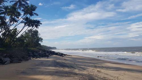 Kizhunnarocks Beach Resort