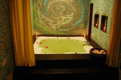 Hotel Cambay Sapphire, Gandhinagar