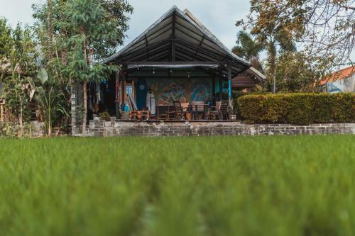 Hostal Big Brother Surf Inn