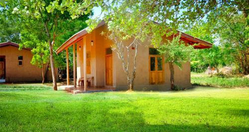 Hotel Indika Lake Resort