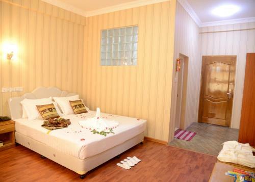 Royal Naung Yoe Hotel
