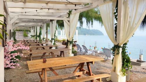 Rockbund Fishing Chalet