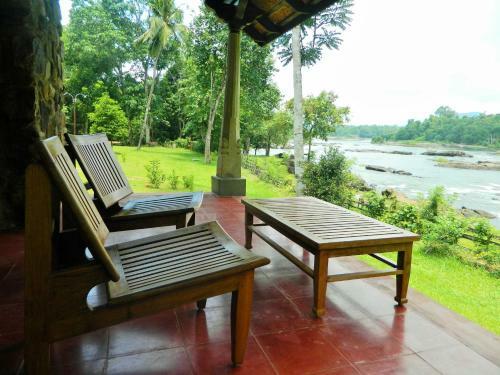 Hotel Quiet By The River- Cgh Earth