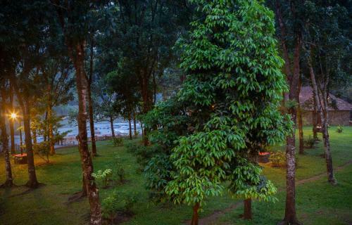 Hotel Quiet By The River- Cgh Earth
