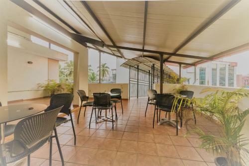 Apartamentos Hotel Inland Avenue