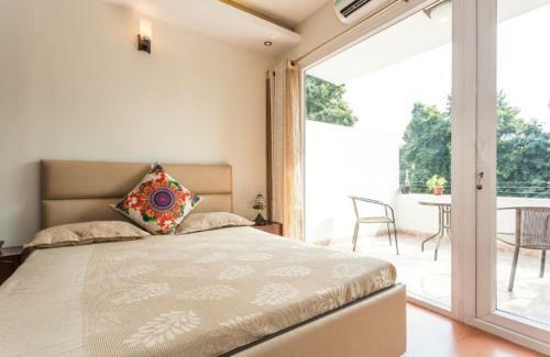 Bed & Breakfast Amidst Monuments And Serenity