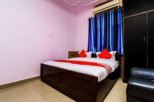 Oyo 18598 Hotel Satya Palace