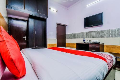 Oyo 18598 Hotel Satya Palace