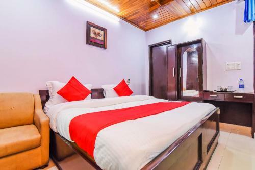 Oyo 18598 Hotel Satya Palace