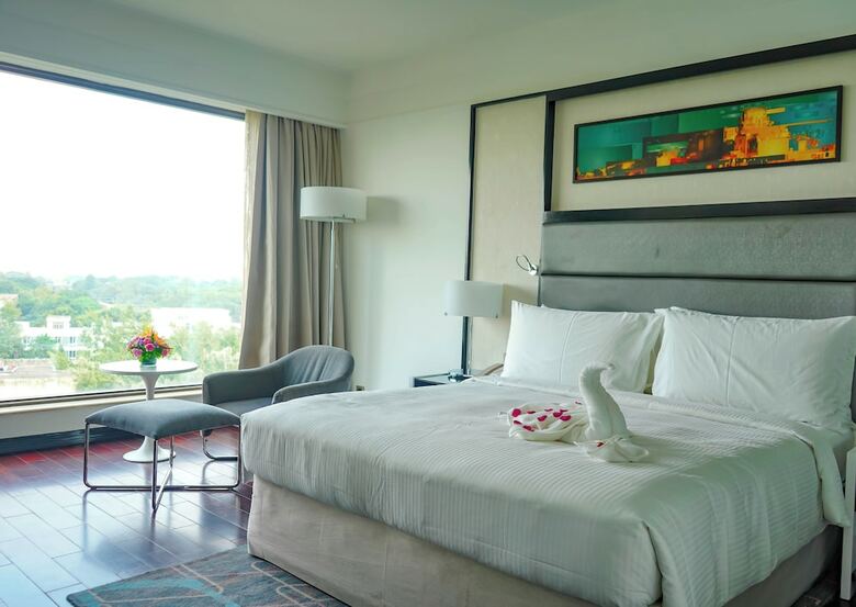 Hotel Courtyard By Marriott Pune City Centre
