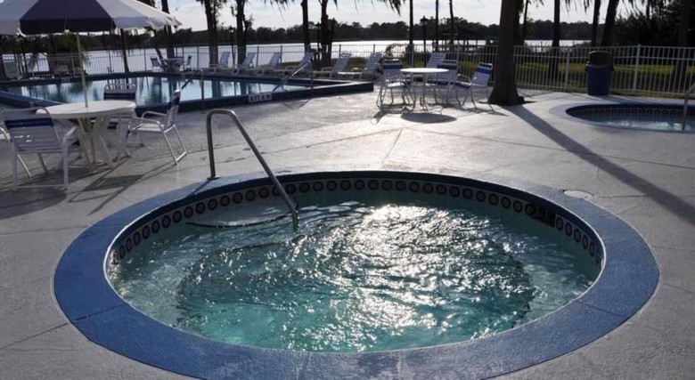 Hotel Howard Johnson Inn Lakefront