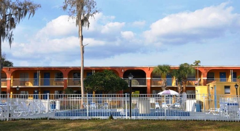Hotel Howard Johnson Inn Lakefront