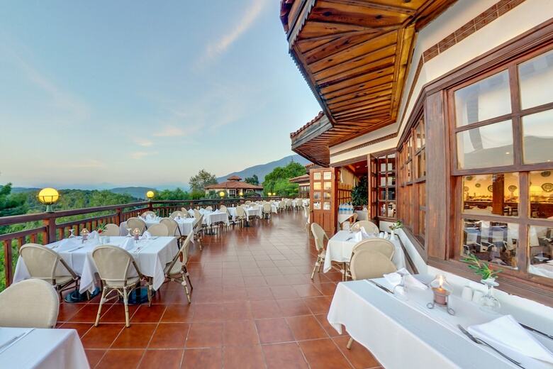 Hotel Montana Pine