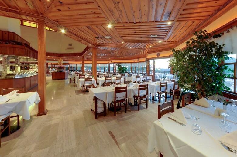 Hotel Montana Pine