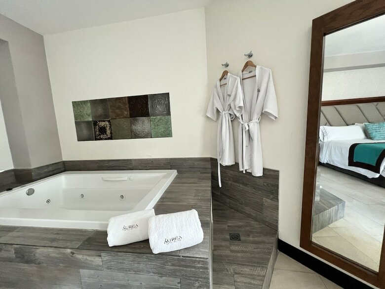 �urea Hotel And Suites