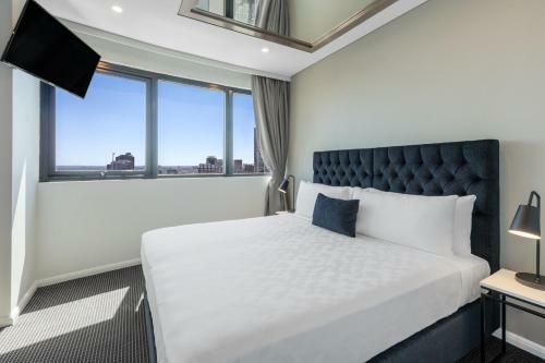 Hotel Meriton Kent Street