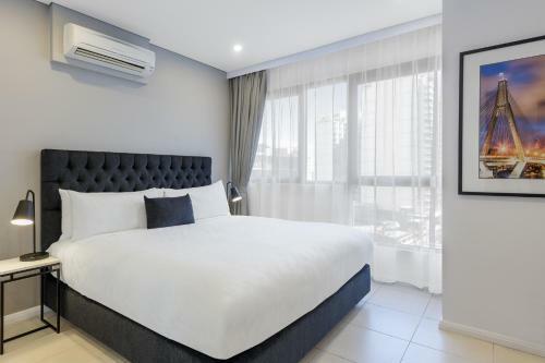 Hotel Meriton Kent Street