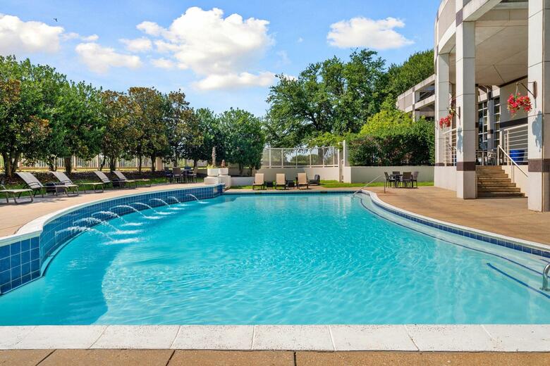 Hotel Omni Dallas Park West