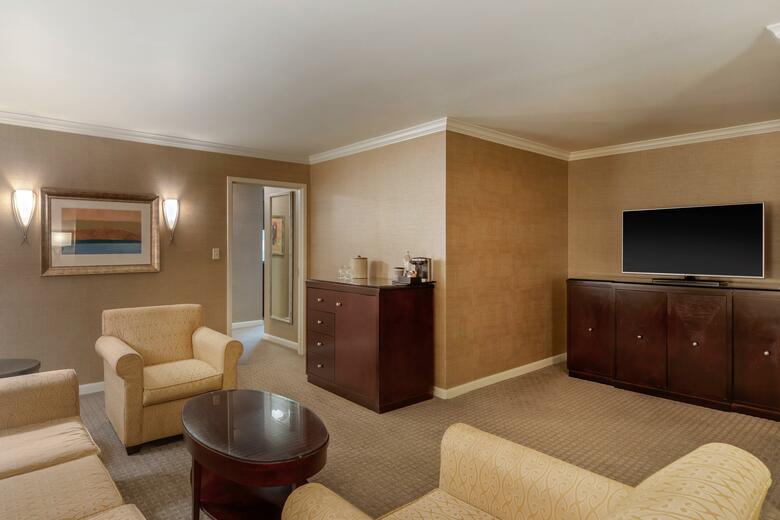 Hotel Omni Dallas Park West