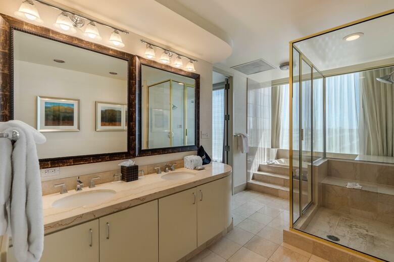 Hotel Omni Dallas Park West
