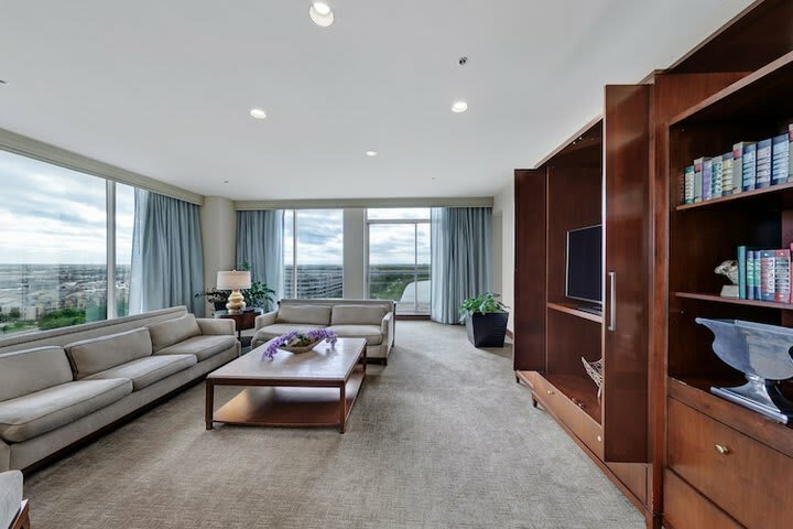 Hotel Omni Dallas Park West
