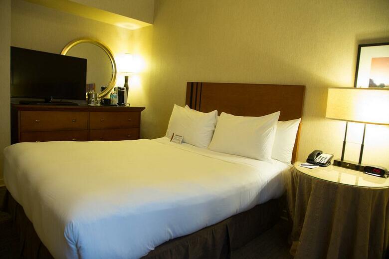 Executive Hotel Pacific