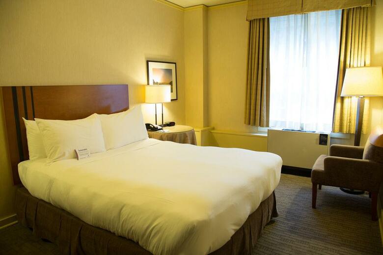 Executive Hotel Pacific