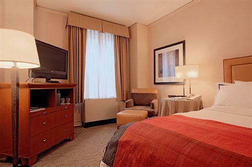 Executive Hotel Pacific