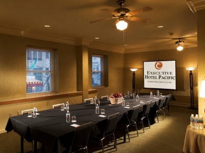 Executive Hotel Pacific