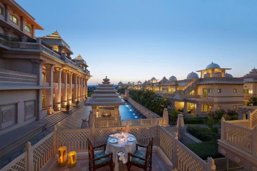 Hotel Itc Grand Bharat, A Luxury Collection Retreat.