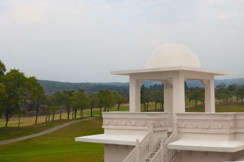Hotel Itc Grand Bharat, A Luxury Collection Retreat.