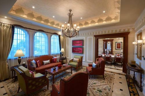 Hotel Itc Grand Bharat, A Luxury Collection Retreat.