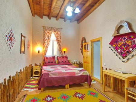 Hotel Qosha Darvoza