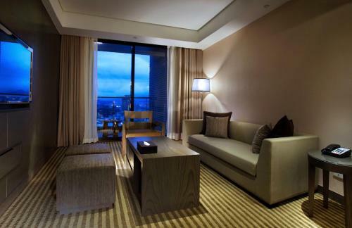 Park City Hotel Luzhou Hotel