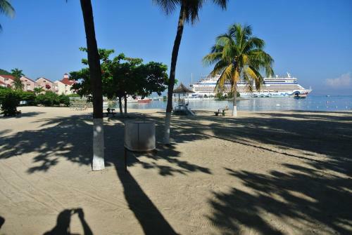 Hotel Beach One Bedroom Iv, Ocho Rios