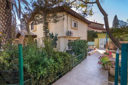 Hostal Desert Bird Guest House