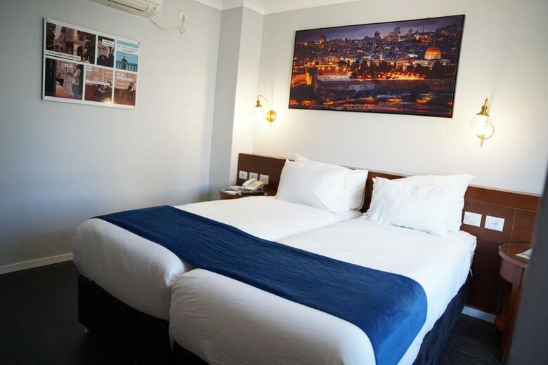 Shani Hotel