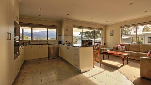 Hobart Villa