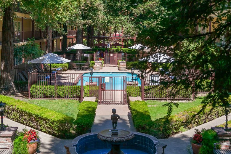Hotel Embassy Suites Napa Valley