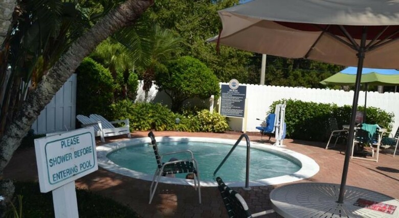 Hotel Cypress Pointe Resort