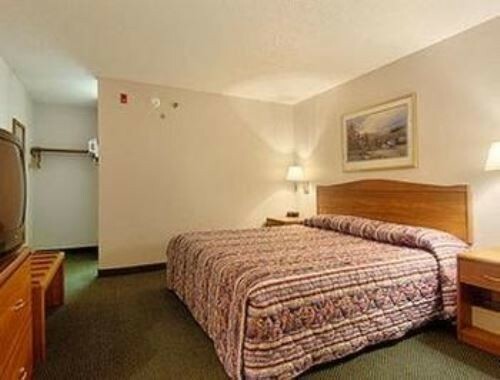 Hotel Super 8 Florida Mall