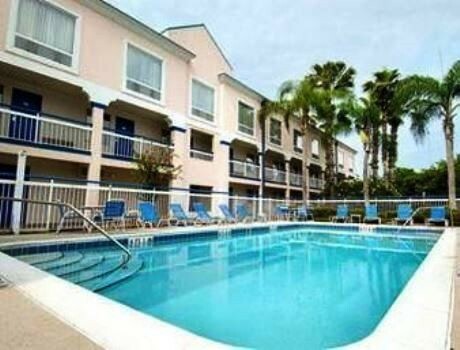 Hotel Super 8 Florida Mall