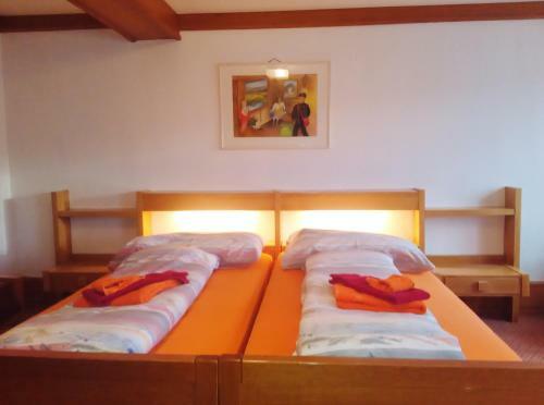 Bed & Breakfast Heidi-guesthouse-amden