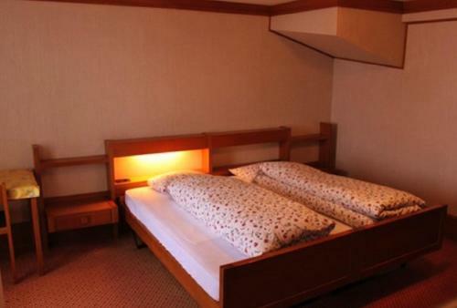 Bed & Breakfast Heidi-guesthouse-amden