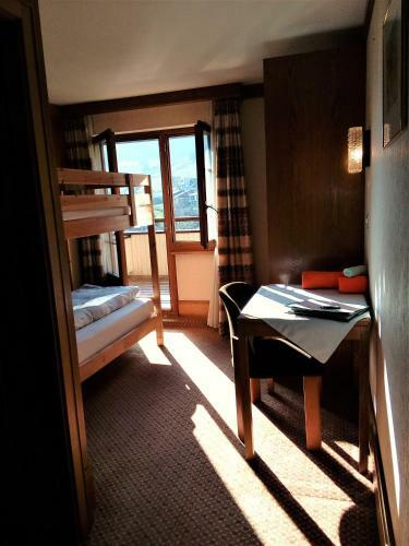 Bed & Breakfast Heidi-guesthouse-amden