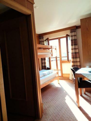 Bed & Breakfast Heidi-guesthouse-amden