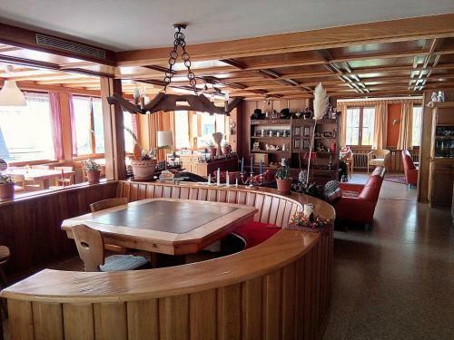 Bed & Breakfast Heidi-guesthouse-amden