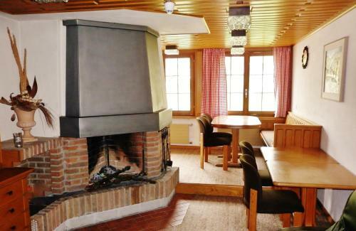 Bed & Breakfast Heidi-guesthouse-amden
